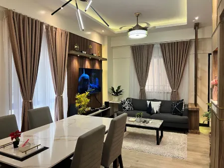 Penthouse Condo Unit Near Airport Naia Отели рядом с достопримечательностью «Ауэр Леди оф Ботифул Лав Пэриш»