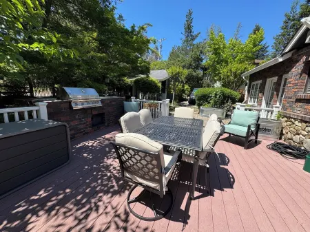 Stay in Glen Ellen in the Heart of Sonoma Best Wineries.