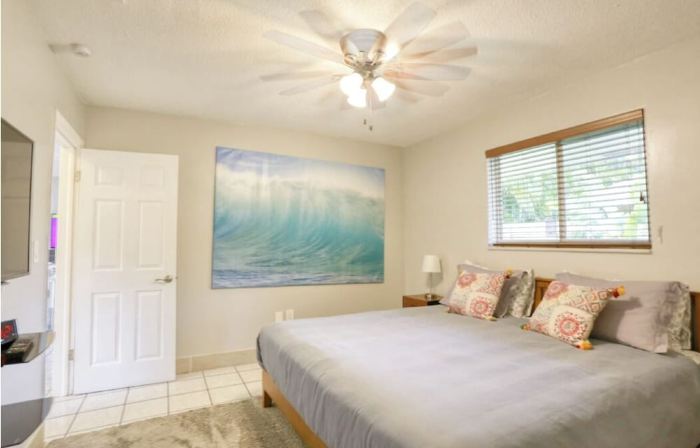 Modern home away from home in a central location!