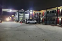 Coratel Inn & Suites by Jasper Hutchinson Hoteles cerca de Don Michael Practice Fields