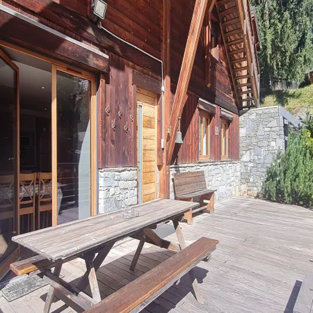 Spacious Chalet Near Ski Slopes