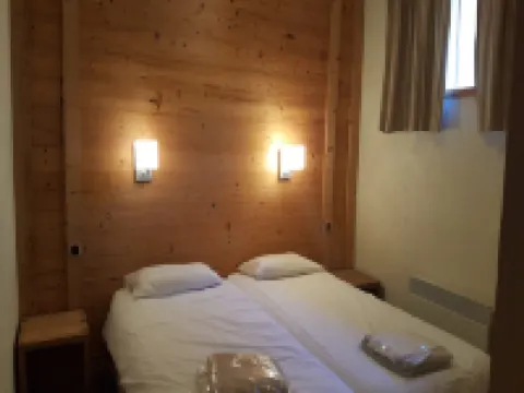 Modern Retreat for 8 Guests Hotels in Venosc
