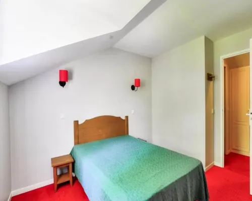 Holiday Home in France near Castles & Trails モンフランカンのホテル