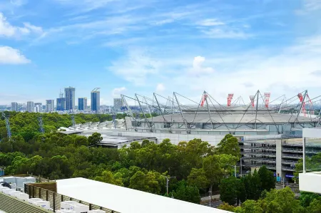 Metawisebnb Executive 2-bedroom Stadium View Apartment W Parking