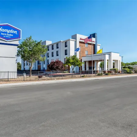 Hampton Inn & Suites Farmington