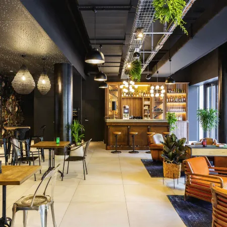 Ibis Styles Puteaux Paris la Défense Отели рядом с достопримечательностью «IESEG School of Management»
