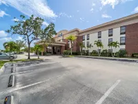 Days Inn & Suites by Wyndham Fort Myers Near JetBlue Park Hotels in Lee County