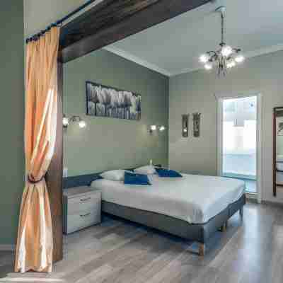 New Hotel de Lives Rooms