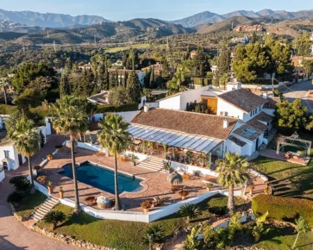 コルティホ ブティック マルベリャ マルベーリャのホテル