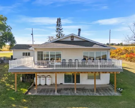 Panoramic Lake View Retreat with Firepit! Centrally Located on Wine Trail! Hotels in Yates County
