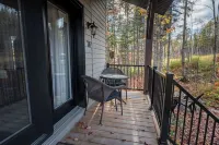 Chalet EVA - Nature, plein air et détente -Au pied du Mont Adstock Hotels in Les Appalaches