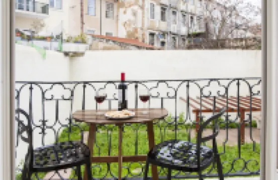 GuestReady - Chic apt near Lisbon Cathedral Hotels in Lisbon