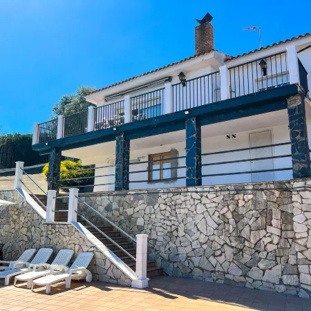 Tranquil Villa with Private Pool & views