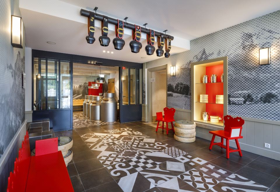 스위스 나이트 바이 파스빈드의 모던한 객실 내부