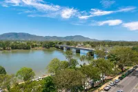 Empire Apartment Hotel Rockhampton - Bjergudsigt