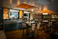 Crowne Plaza COSTA MESA ORANGE COUNTY by IHG - bar
