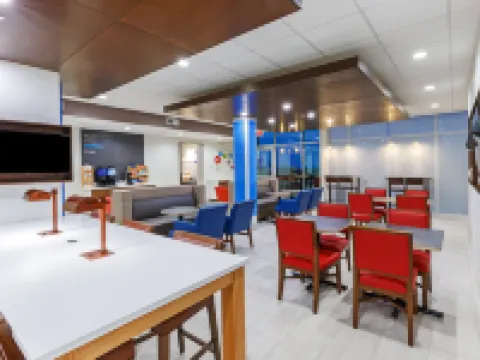 Holiday Inn Express & Suites PURCELL by IHG Hotels in McClain County