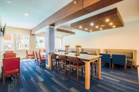 Holiday Inn Express Anaheim West