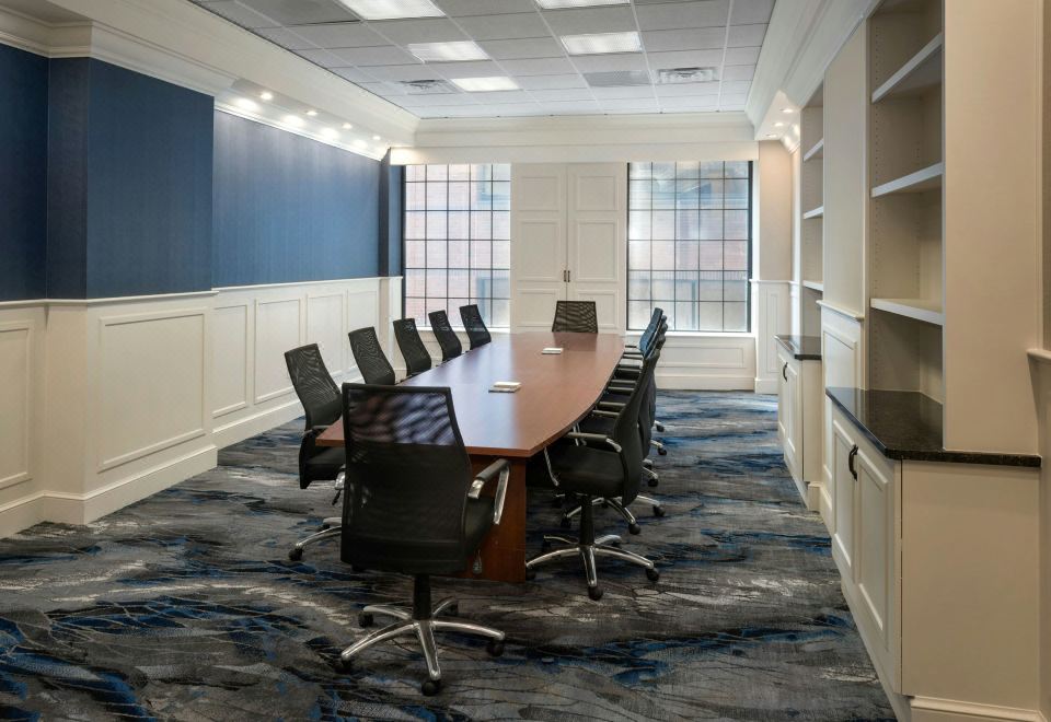 올버니 호텔 내부 전경