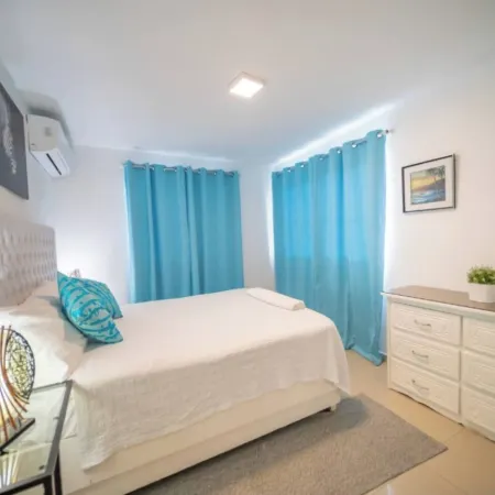 Fully Equipped New 3Br Apt–dt–2Mins to the Beach