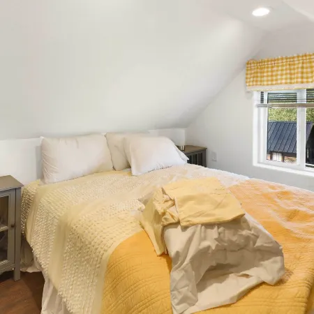 Cozy Ferndale Studio on 20-Acre Working Farm!