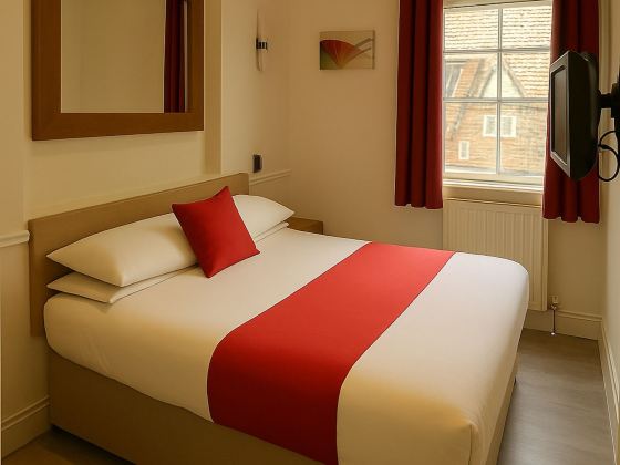 The Railway Sleeper Lodge
