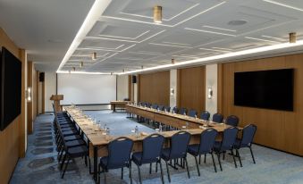 Altunizade Suites Istanbul, Curio Collection by Hilton