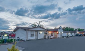 Days Inn by Wyndham Jamestown