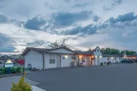 Days Inn by Wyndham Jamestown