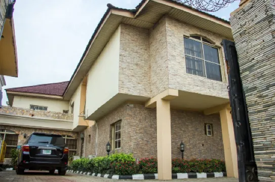 Tivoli Residence & Bar