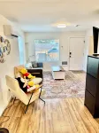 Modern Seattle Two Bedrooms, Two Bathrooms + Private Deck, Hot Tub Hotels in White Center