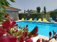 Comfort Aparthotel Carcassonne - Pools