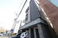 Busan Choeup Lala Hotel - موتيلات