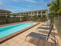 Seafront Getaway Studio, Great Location with Pool Hotels in Batehaven