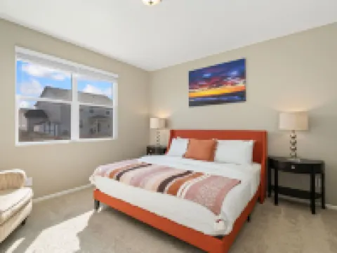 Windshire Retreat Pool, Garage & Pet-friendly Hotels in Windsor