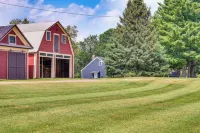 < 1 Mi to Lake: Mtn-view Cabin w/ Porch in Newport - 3-Star