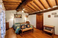 Historic Farmhouse Casa del Chiodo Hotels in Roccastrada