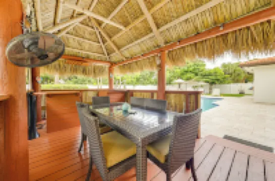 ว่ายน้ำ, บาร์บีคิว & เกม: บ้าน 4 ไมล์ถึงปอมปาโนบีช!