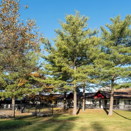 Super 8 by Wyndham Gananoque Country Squire Resort
