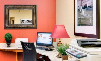Pittsburgh Airport Inn and Suites
