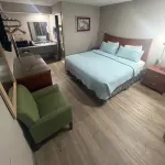 Colonial Inn Hotels in Shawnee