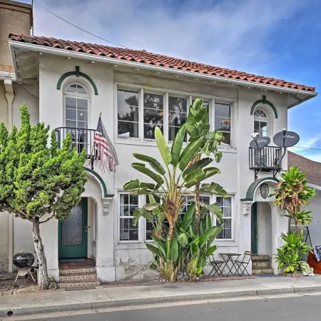 Sunny Catalina Island Home - Steps to Avalon Bay!