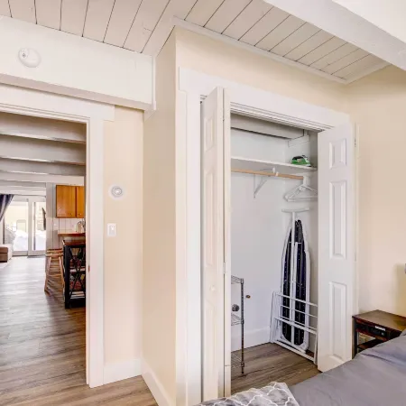 Cozy Condo Near Golf, 7 Mi to Big Sky Resort!