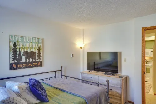 Mountainside Paradise: Ski-in/Ski-Out Resort Condo - balcony