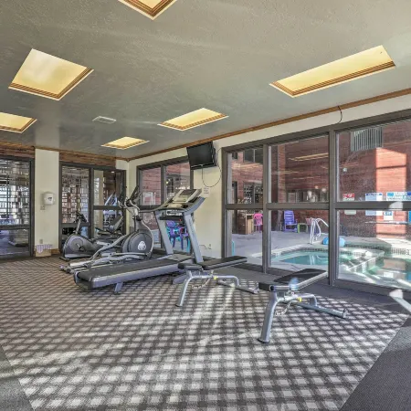 Ski-in/Ski-Out Brian Head Condo w/ Pool Access!