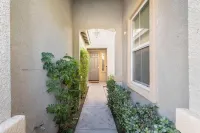 Cozy Home in Gated Country Club