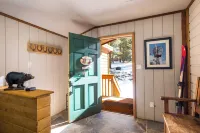Chalet-Style Retreat on the Green, Close to Bike Trails - Sleeps 8-12