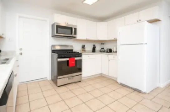 Fun 3bed/2Bath home with pool