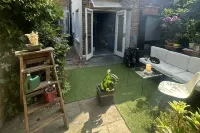 House - Sleeps 4 - Garden - Pets Ok - Parking - Bungalows