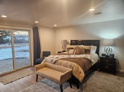 Guests Say:  "METICULOUSLY CLEAN"  and  "ABSOLUTELY BEAUTIFUL